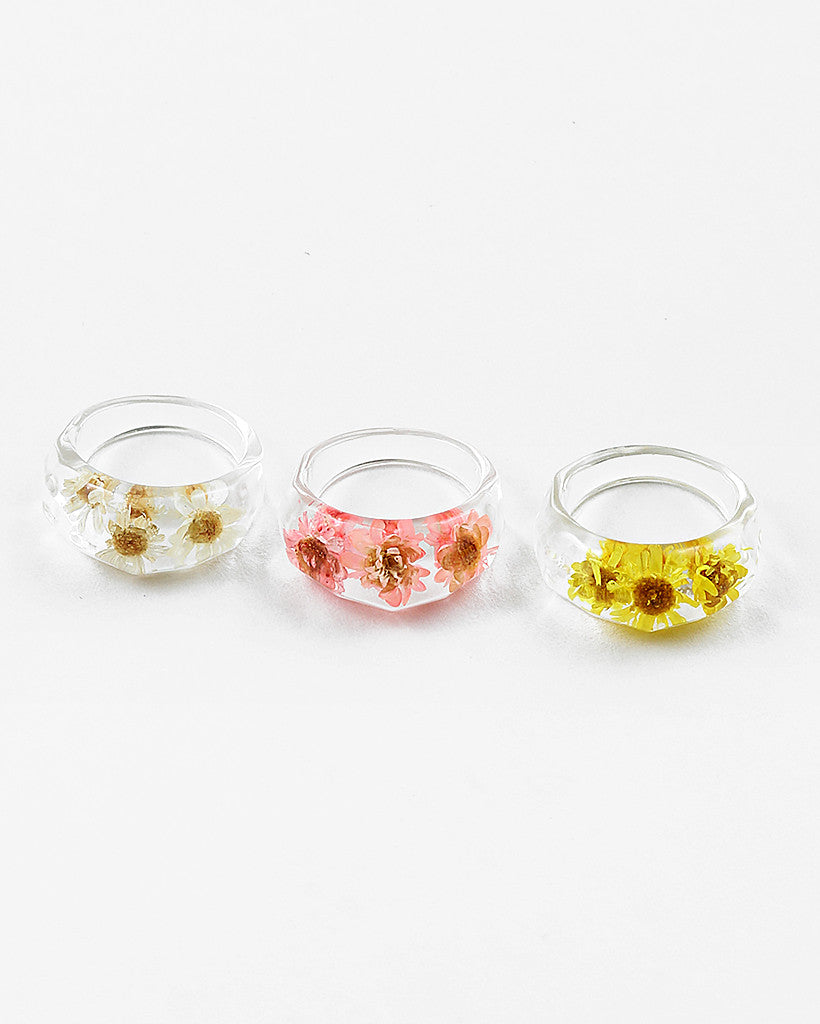 Lucite Ring with Dried Flower